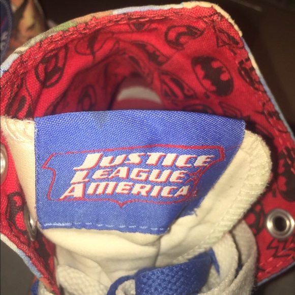 DC Comic Converse - Picture 3 of 5